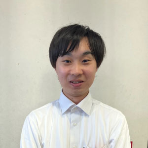 店長　真鍋 拓己