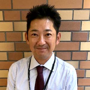 店長　寒川 雅之